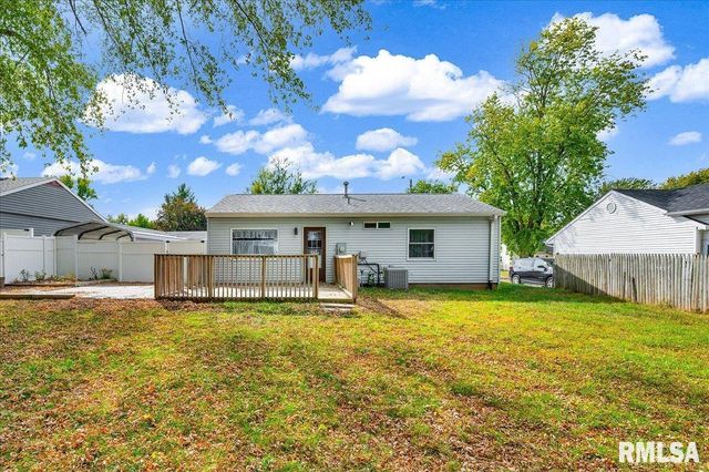 1818 VICTORIA Drive, Pekin, IL 61554