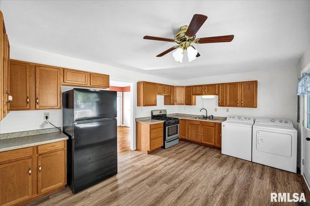 1818 VICTORIA Drive, Pekin, IL 61554