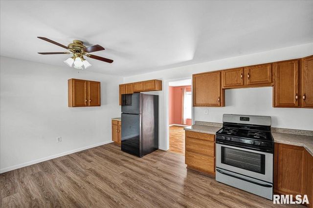 1818 VICTORIA Drive, Pekin, IL 61554