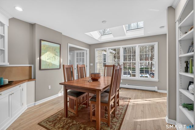 19 Robin Road, Woodbridge, CT 06525