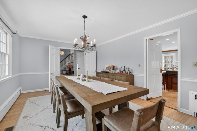 19 Robin Road, Woodbridge, CT 06525