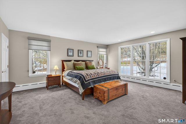 19 Robin Road, Woodbridge, CT 06525