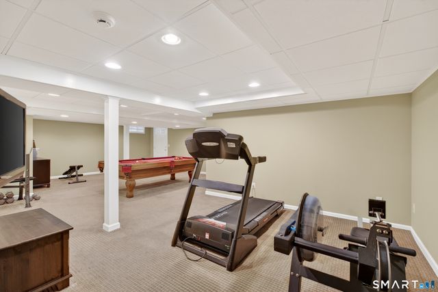 19 Robin Road, Woodbridge, CT 06525