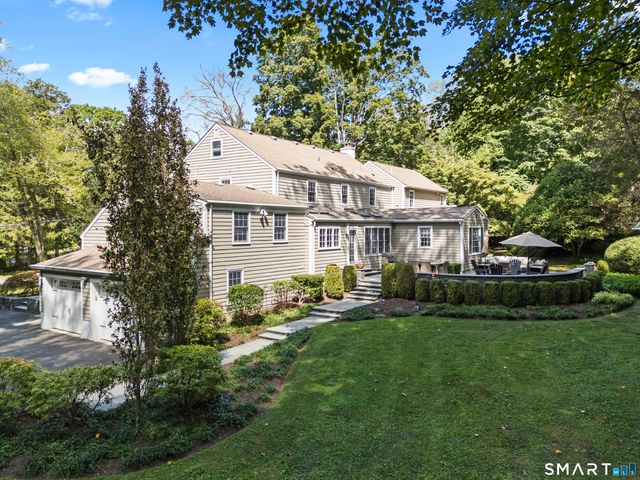 19 Robin Road, Woodbridge, CT 06525