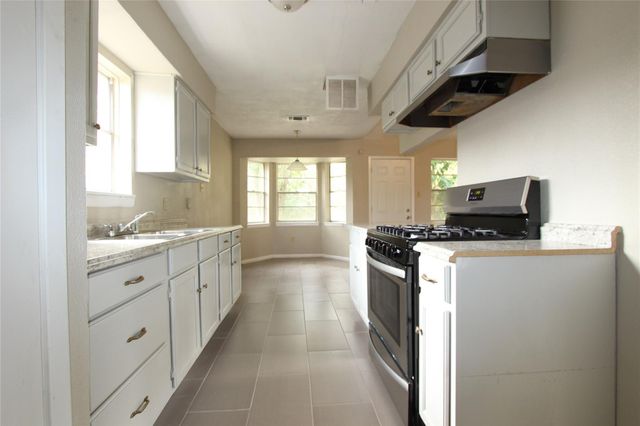 3111 Long Meadow Drive, Baytown, TX 77521