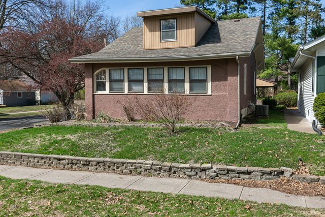 2501 20th Avenue, Rock Island, IL 61201
