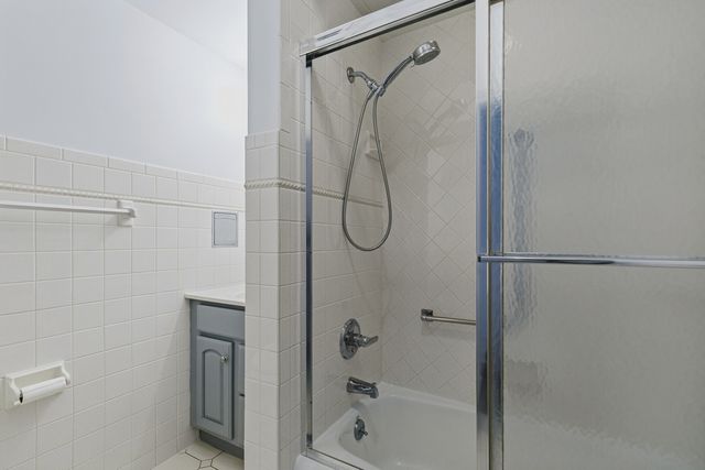 2501 20th Avenue, Rock Island, IL 61201