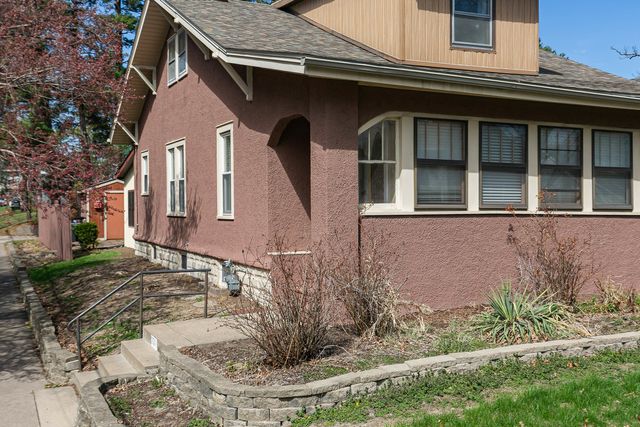 2501 20th Avenue, Rock Island, IL 61201
