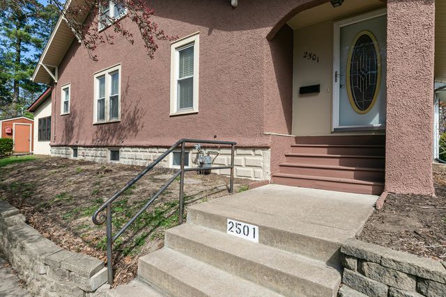 2501 20th Avenue, Rock Island, IL 61201