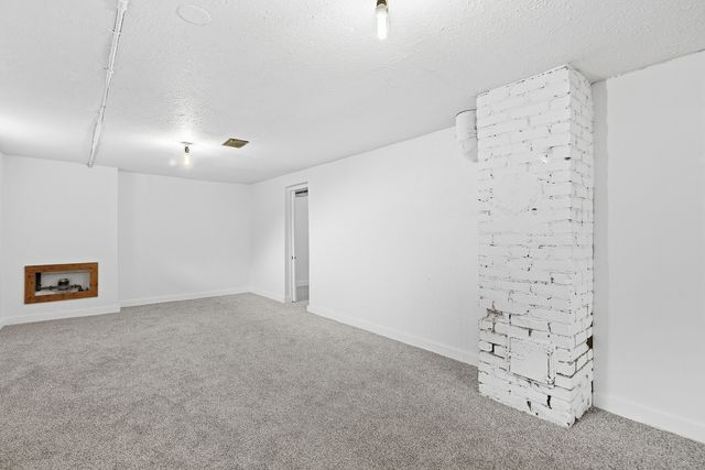 2501 20th Avenue, Rock Island, IL 61201