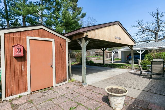 2501 20th Avenue, Rock Island, IL 61201
