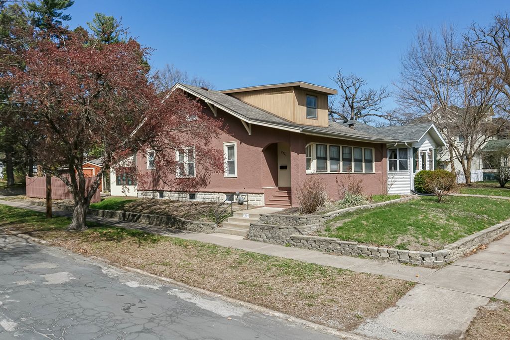 2501 20th Avenue, Rock Island, IL 61201