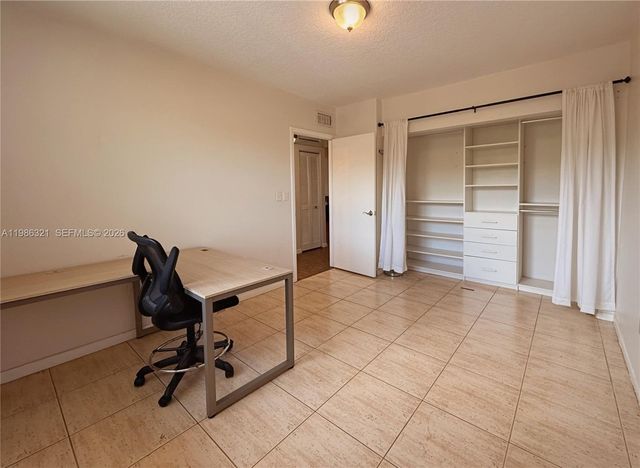 511 Ives Dairy Rd 301-6, Miami, FL 33179