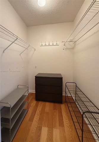 511 Ives Dairy Rd 301-6, Miami, FL 33179