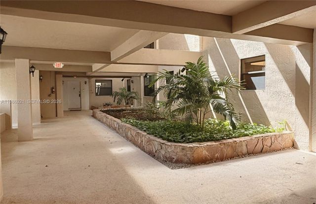 511 Ives Dairy Rd 301-6, Miami, FL 33179