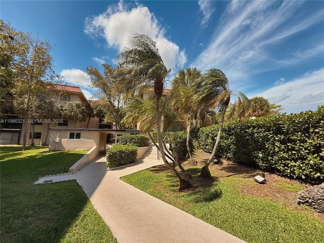 511 Ives Dairy Rd 301-6, Miami, FL 33179