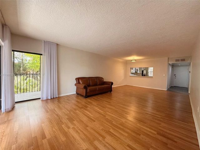 511 Ives Dairy Rd 301-6, Miami, FL 33179