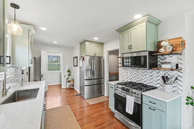 282 W Kemper Road, Springdale, OH 45246