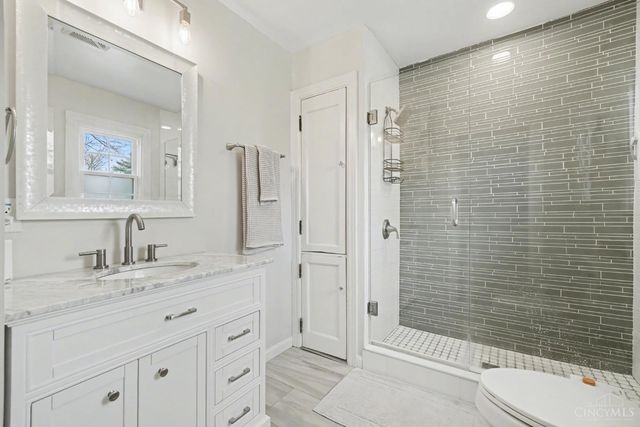 282 W Kemper Road, Springdale, OH 45246