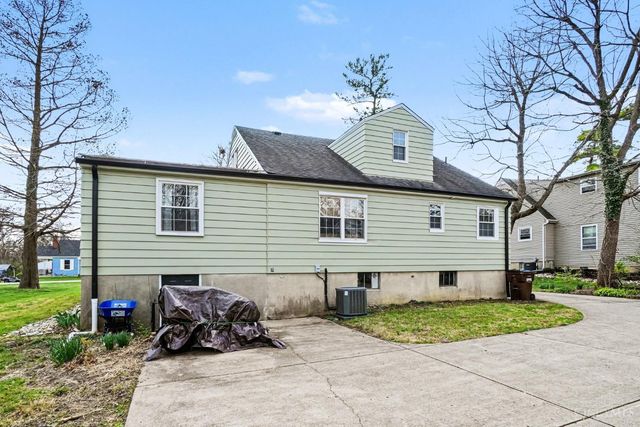 282 W Kemper Road, Springdale, OH 45246