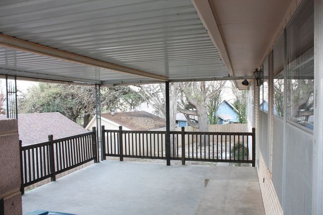 1316 Carol Ann Dr, Kerrville, TX 78028