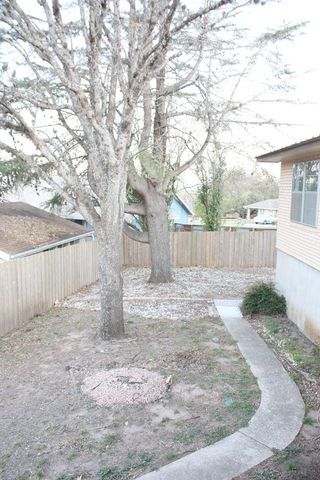 1316 Carol Ann Dr, Kerrville, TX 78028