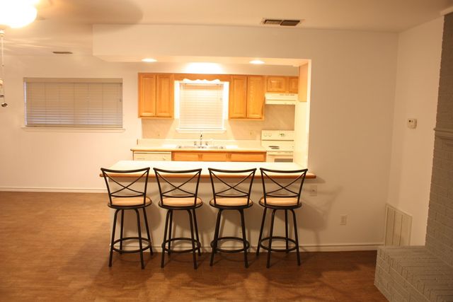 1316 Carol Ann Dr, Kerrville, TX 78028