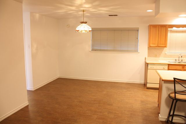 1316 Carol Ann Dr, Kerrville, TX 78028