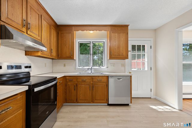 11 Goodrich Drive, Wethersfield, CT 06109