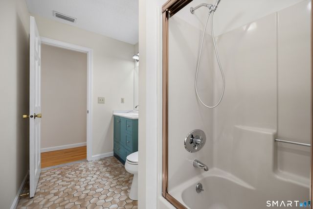 11 Goodrich Drive, Wethersfield, CT 06109