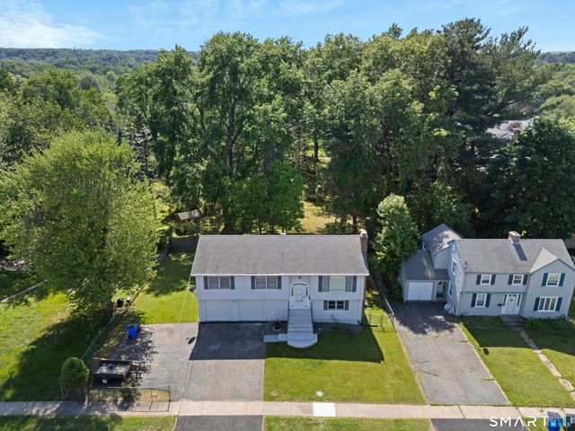 11 Goodrich Drive, Wethersfield, CT 06109