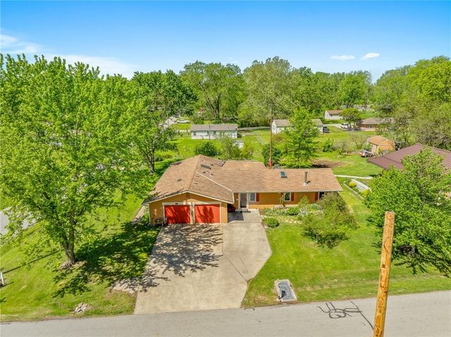 2804 E 174th Street, Belton, MO 64012