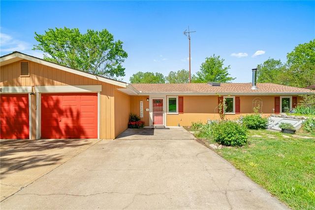 2804 E 174th Street, Belton, MO 64012