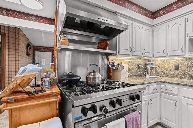 2804 E 174th Street, Belton, MO 64012