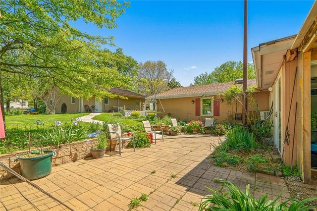 2804 E 174th Street, Belton, MO 64012