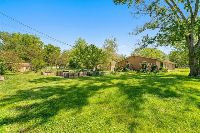 2804 E 174th Street, Belton, MO 64012
