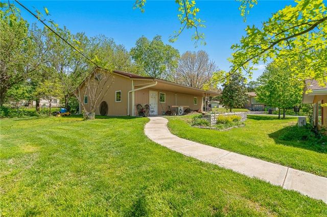 2804 E 174th Street, Belton, MO 64012