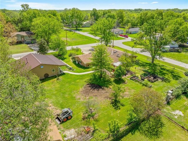 2804 E 174th Street, Belton, MO 64012