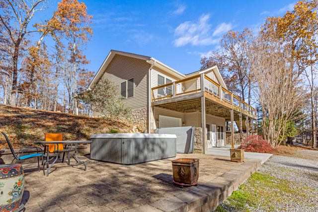 8200 Troubadour Way, Ooltewah, TN 37363