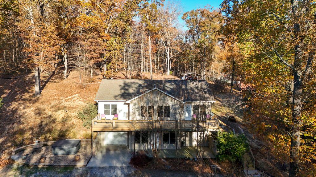 8200 Troubadour Way, Ooltewah, TN 37363