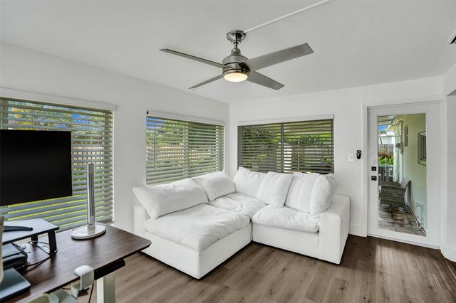 2136 NE 3rd Way, Boca Raton, FL 33431
