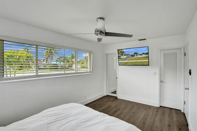2136 NE 3rd Way, Boca Raton, FL 33431