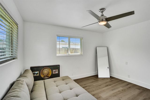 2136 NE 3rd Way, Boca Raton, FL 33431