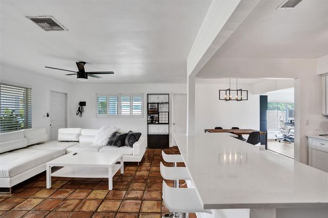 2136 NE 3rd Way, Boca Raton, FL 33431