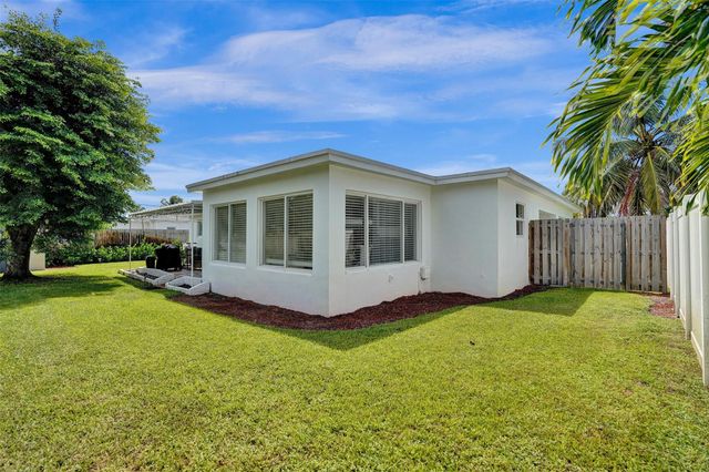 2136 NE 3rd Way, Boca Raton, FL 33431