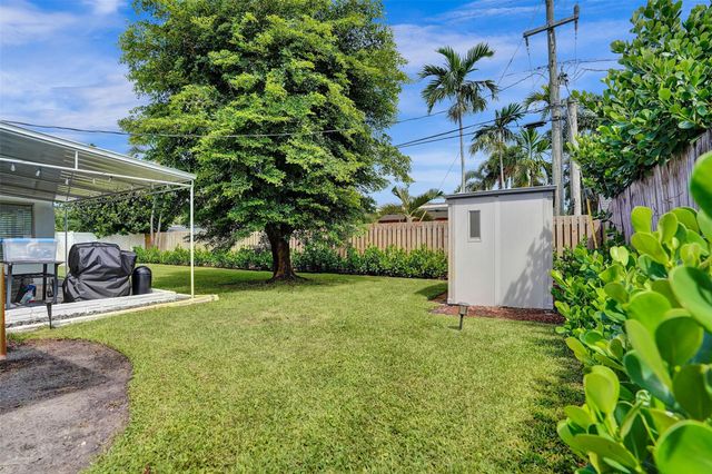 2136 NE 3rd Way, Boca Raton, FL 33431