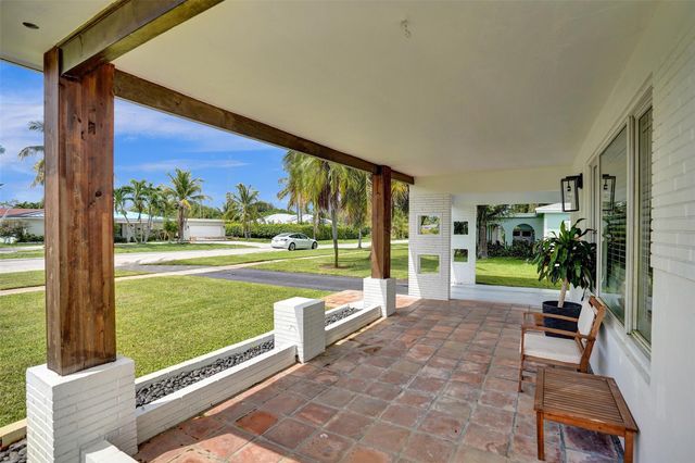 2136 NE 3rd Way, Boca Raton, FL 33431