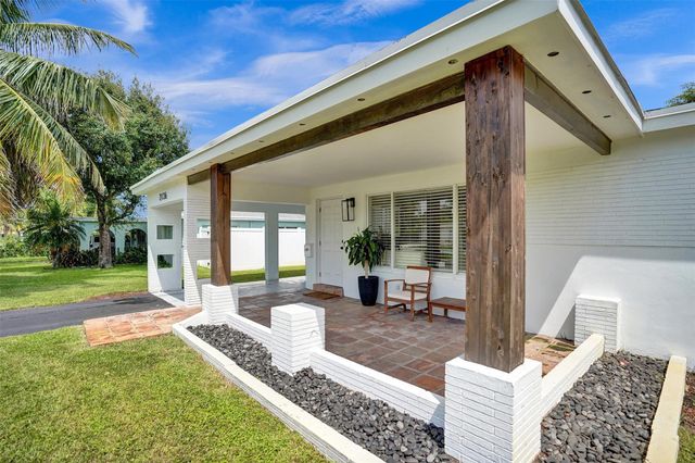 2136 NE 3rd Way, Boca Raton, FL 33431