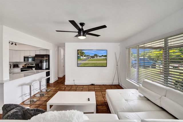 2136 NE 3rd Way, Boca Raton, FL 33431