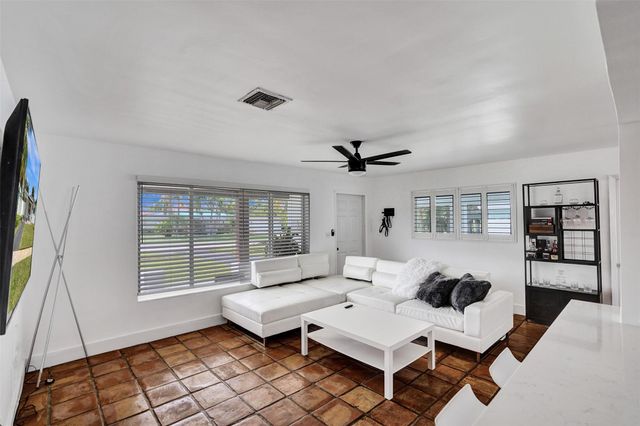 2136 NE 3rd Way, Boca Raton, FL 33431